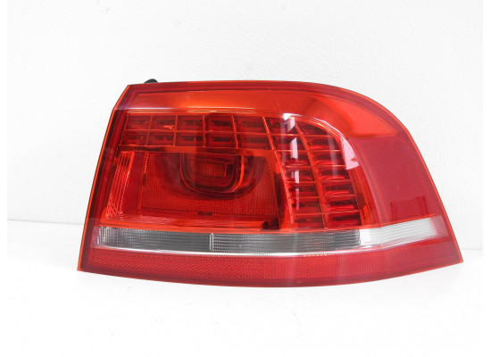 Světlo pravé zadní včetně nosiče žárovek Volkswagen Passat B7 variant combi 3AF945208B